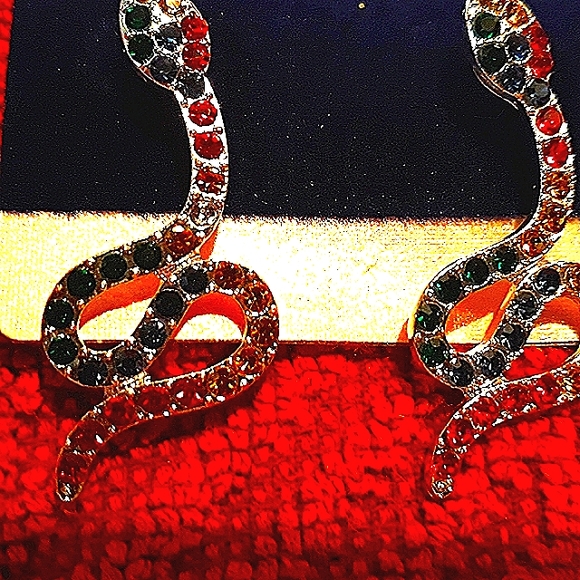 Snake Earrings Gold with crystal rhinestones multicolor GG snake design NEW - Picture 2 of 6